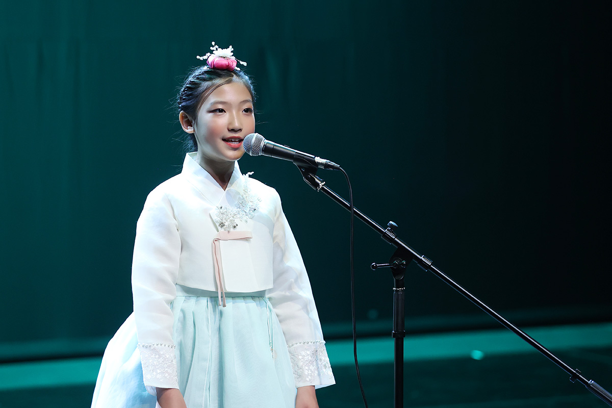 1200px_246A0133_crop.jpg